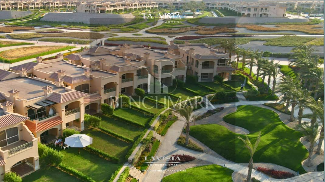 شاليه للبيع استلام فوري ارضي بجاردن 150 متر في قرية لافيستا جاردنز العين السخنه بجوار بورتو Lavista Gardens Ain Sokhna Village Swimming pool view 9