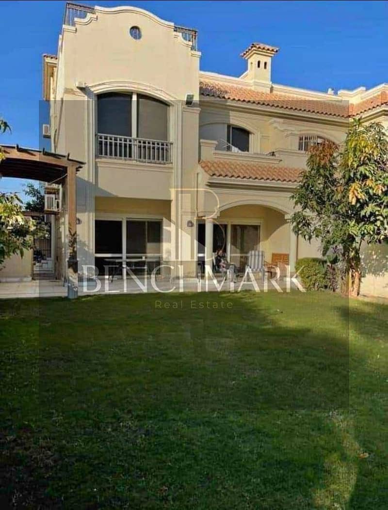 Middle townhouse villa 255m for sale with immediate delivery and installments in La Vista City Compound New Cairo next to Mivida Compound 19