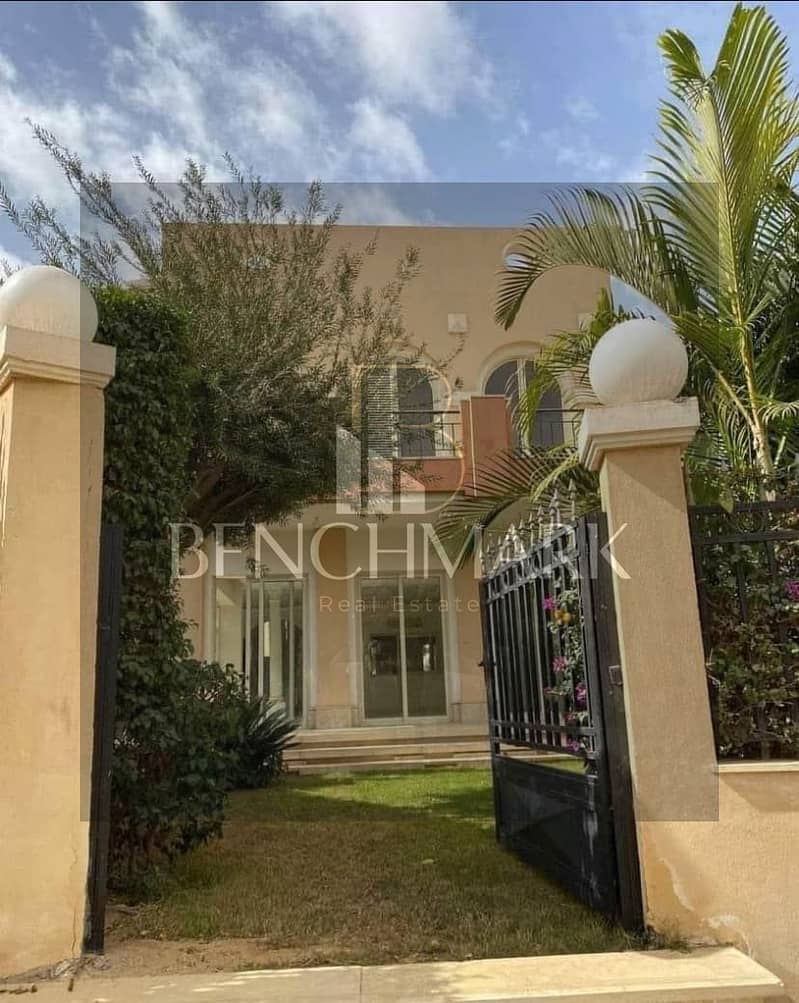 Middle townhouse villa 255m for sale with immediate delivery and installments in La Vista City Compound New Cairo next to Mivida Compound 22