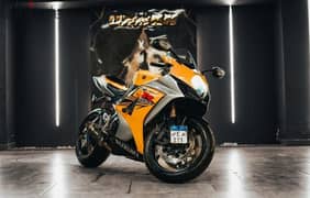 ريس
Suzuki GSXR 1000