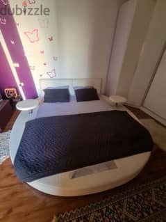 For sale round bed + mirror with drawer