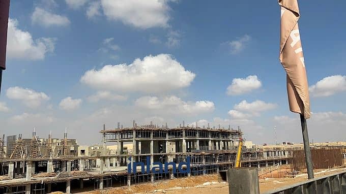 Eastmain new Cairo _  مكتب اداري للبيع في القاهرة الجديدة افضل لوكشين في التجمع سور في سور بالم هيلز 1