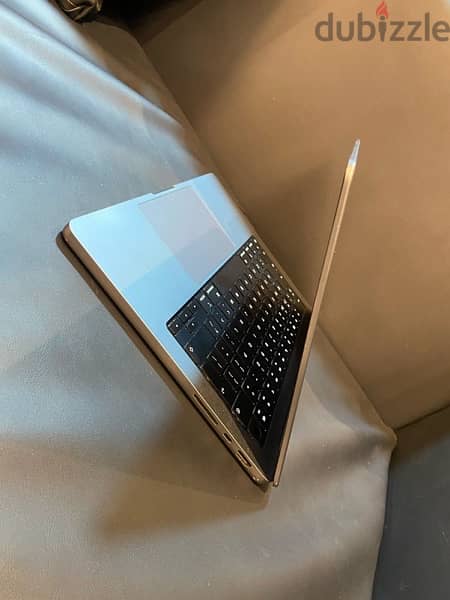 macbook pro m2 PRO 2023 16GB 512GB 6