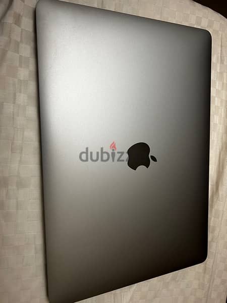 MacBook Pro M2 1