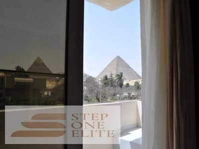 Preview your unit now with the key (immediate receipt) in October, with a view of the pyramids