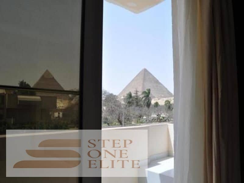 Preview your unit now with the key (immediate receipt) in October, with a view of the pyramids 0