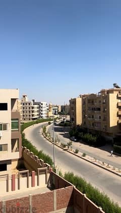 •شقة للبيع فى الحى الثامن، ٦ اكتوبر  كومباوند High Town