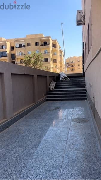 •شقة للبيع فى الحى الثامن، ٦ اكتوبر  كومباوند High Town 4