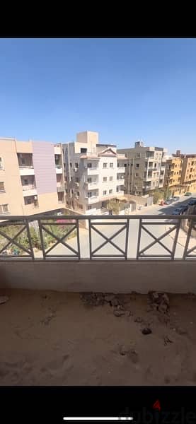 شقة للبيع فى الحى الثامن، ٦ اكتوبر  كومباوند High Town 4