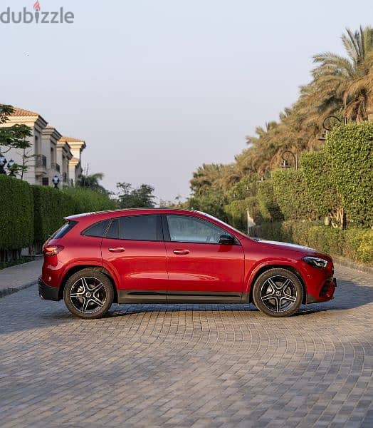 Mercedes GLA 200 2024 RED × BROWN INTERIOR 2