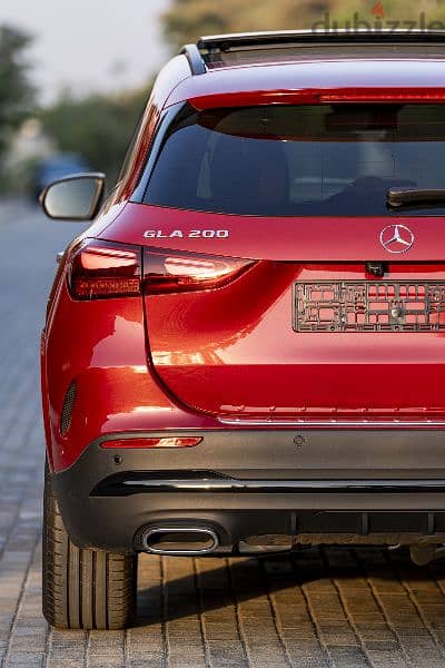 Mercedes GLA 200 2024 RED × BROWN INTERIOR 3