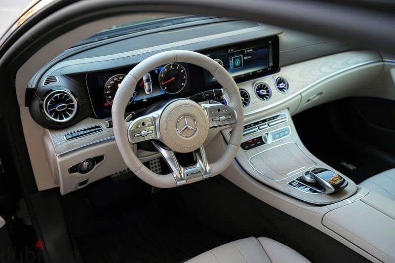 Mercedes-Benz_E300coupe_AMG_2020 2