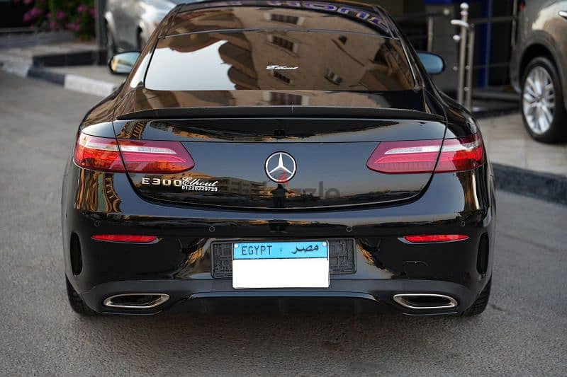 Mercedes-Benz_E300coupe_AMG_2020 19