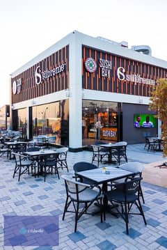 With an installment of 11 years, a partition in the heart of the Food Court, directly in front of the tables 0