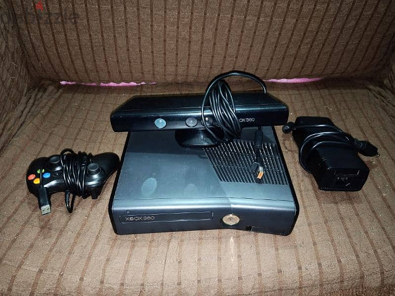 Xbox 360 Slim + 2 controller + Kinect 1