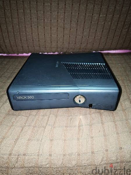 Xbox 360 Slim + 2 controller + Kinect 2