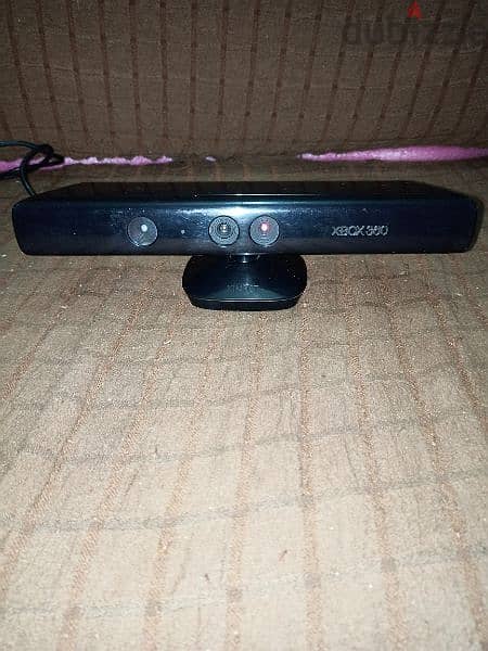 Xbox 360 Slim + 2 controller + Kinect 10