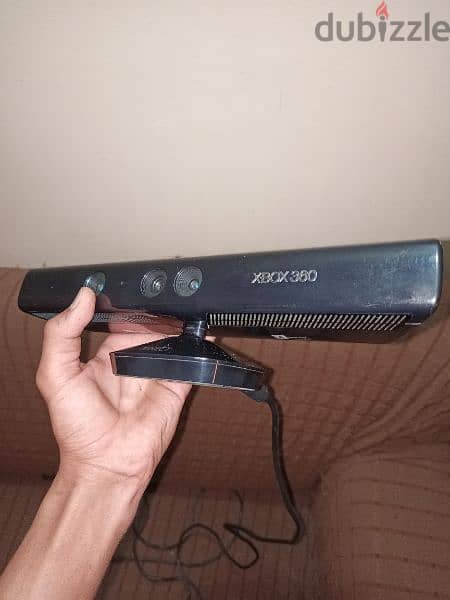 Xbox 360 Slim + 2 controller + Kinect 13