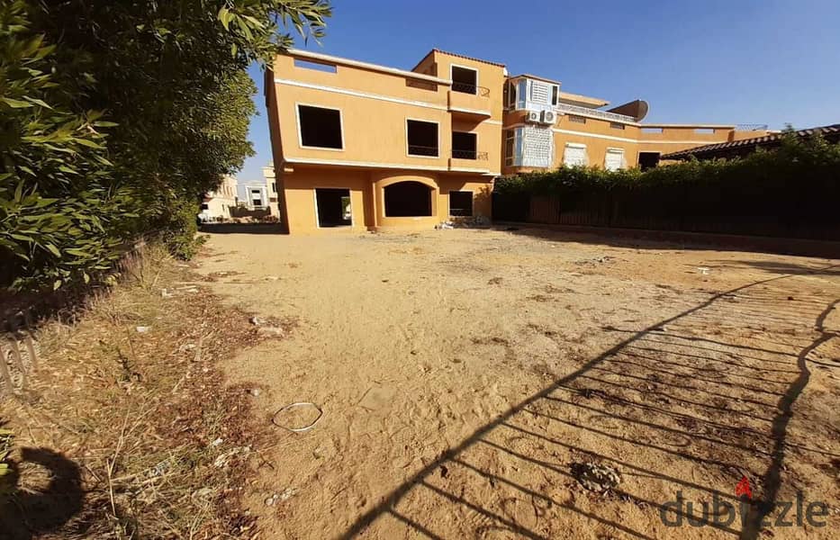 standlone villa for sale  Etoile de Ville Compound 9