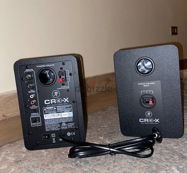 Mackie Cr3-X 3” multimedia studio monitors with 2 cables 4