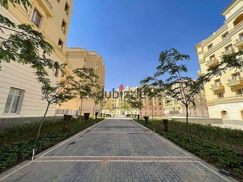 استلام فوري إمتلك شقه بمقدم 5% في قلب العاصمه الاداريه مبني علي الطراز الفرنسي مع* Garden city * 8