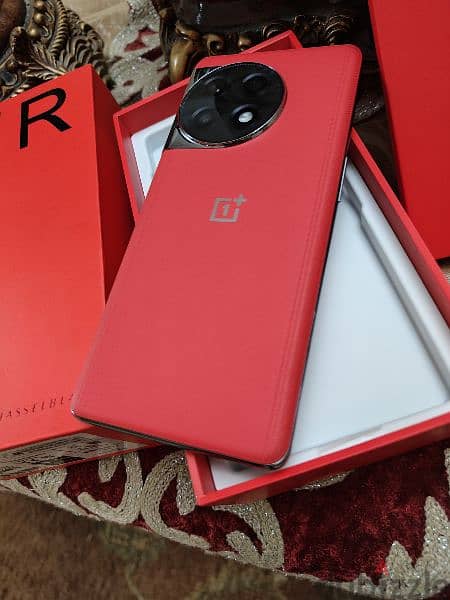 OnePlus 11R solar red edition 3