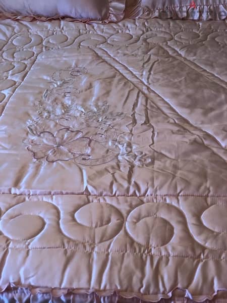 A mspanish elegant embroidery Coverlet for1,200 pounds only 4