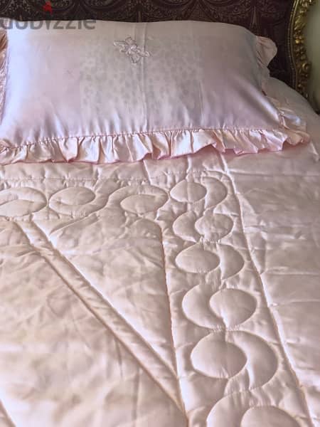 A spanish elegant embroidery Coverlet for1350 pounds only 5