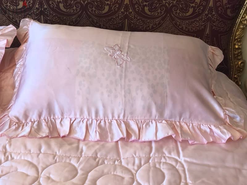 A spanish elegant embroidery Coverlet for1350 pounds only 6