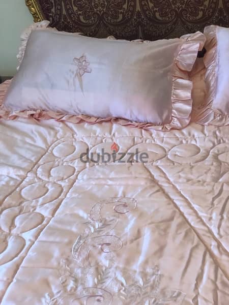 A spanish elegant embroidery Coverlet for1350 pounds only 7