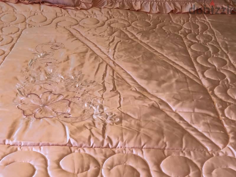 A mspanish elegant embroidery Coverlet for1,200 pounds only 8