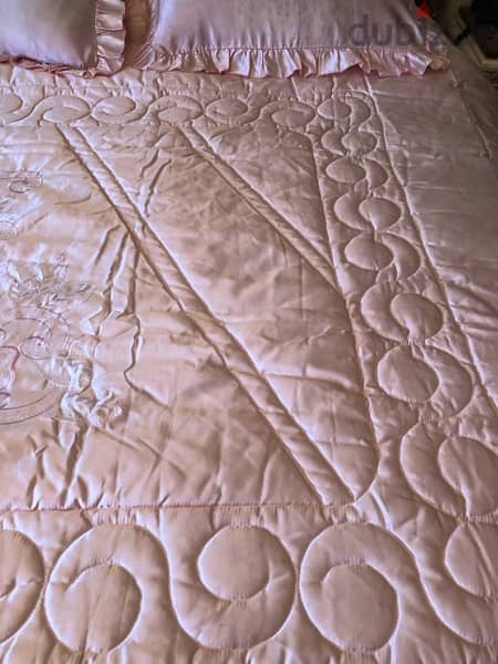 A mspanish elegant embroidery Coverlet for1,200 pounds only 9