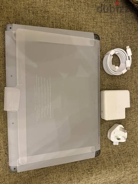 Macbook Pro 13” 2022 - M2 256 GB 0