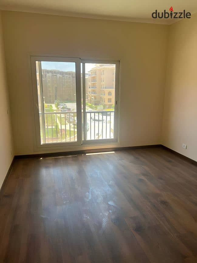 Apartment for sale, super deluxe finishing, directly on the 90th Street 13