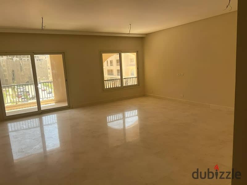 Apartment for sale, super deluxe finishing, directly on the 90th Street 16