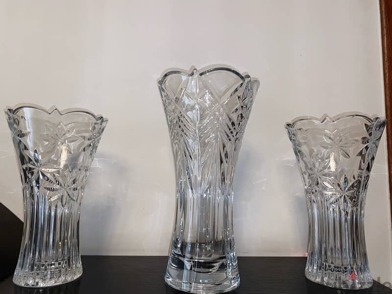 3 crystal vases 1