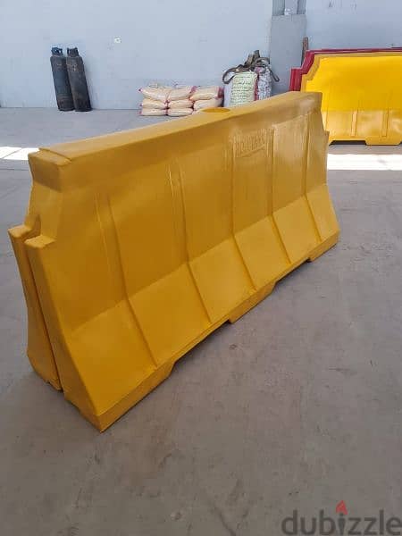 Plastic road barriers حواجز طريق بلاستيكيه (صداده) 1