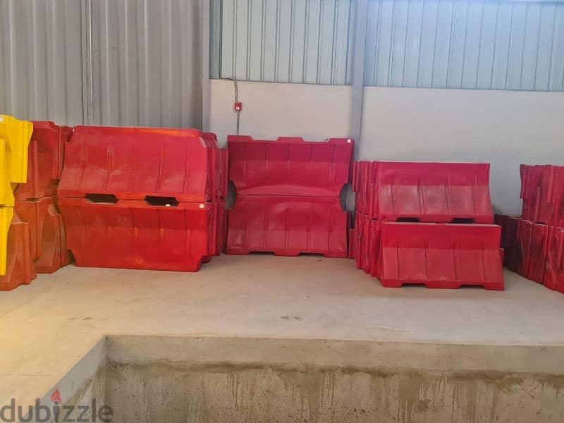 Plastic road barriers حواجز طريق بلاستيكيه (صداده) 4