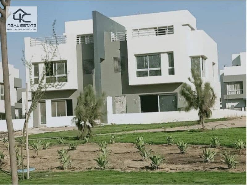 Townhouse 225 m for sale view landscape prime location under market price , in Hyde Park Compound 8