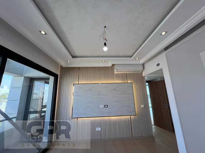 جاردن دوبلكس استلام فوري خلف المركز الطبي العالمي والجامعة البريطانية في كمبوند فلل فقط / garden duplex 3Beds for sale in al bourouj compund 4