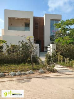 Stand Alone Villa 350m Garden and Lagoon View in Hacienda Bay