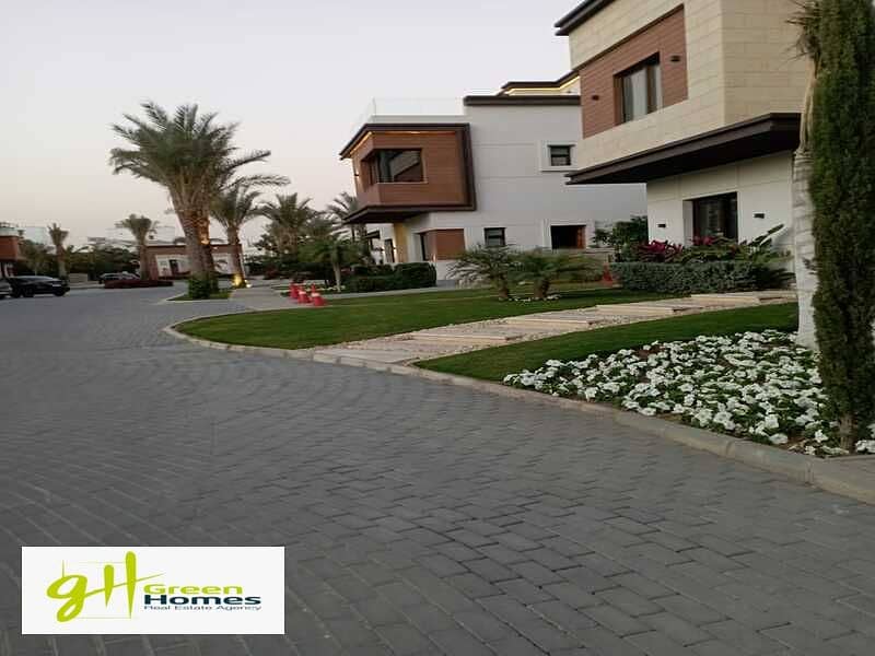 Town house for sale Installments In Azzar 2 1