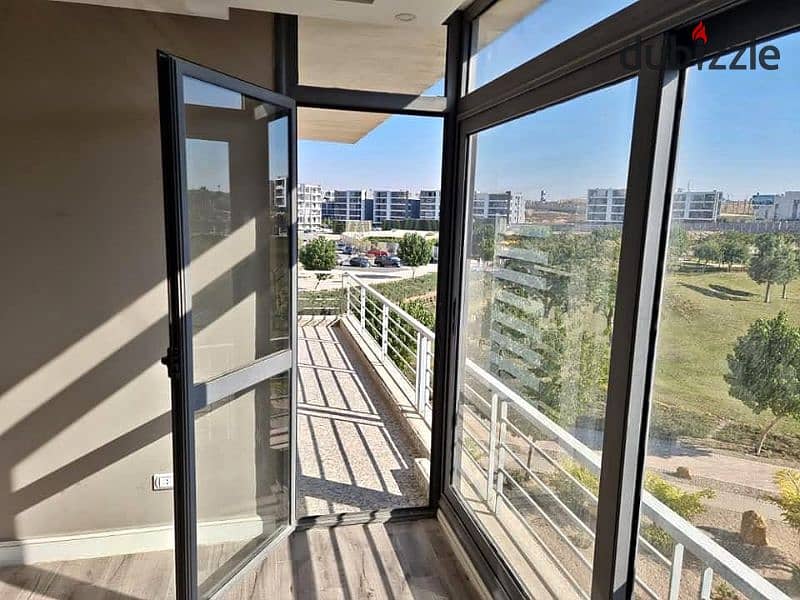 Apartment for sale in the Fifth Settlement, on the landscape, in the Taj City Compound, directly in front of the airport, along Al Thawra Street 11