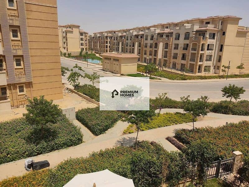 3-bedroom apartment, immediate delivery, landscape view, at a bargain price, in Stone Residence Compound, Fifth Settlement 3