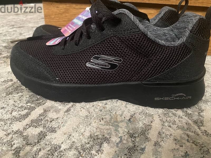 جزمه sketchers اصلي مقاس 36.5 غير قابل للنقاش 1