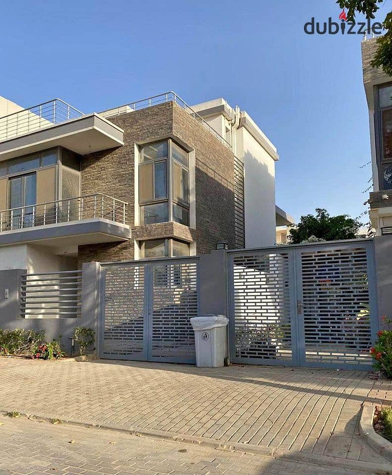 فيلا للبيع جوا كمبوند ساكن بالفعل امام مطار القاهرة - Villa for sale inside a compound that already lives in front of Cairo Airport 0