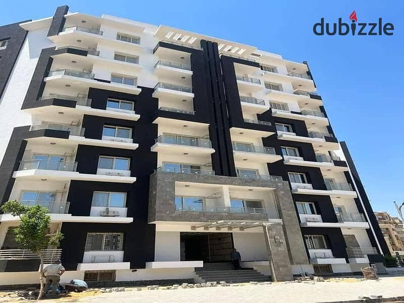 3-bedroom apartment for sale with only 5% down payment in the capital, in Al-Maqsad Compound, next to the Green River and in front of the iconic tower 17