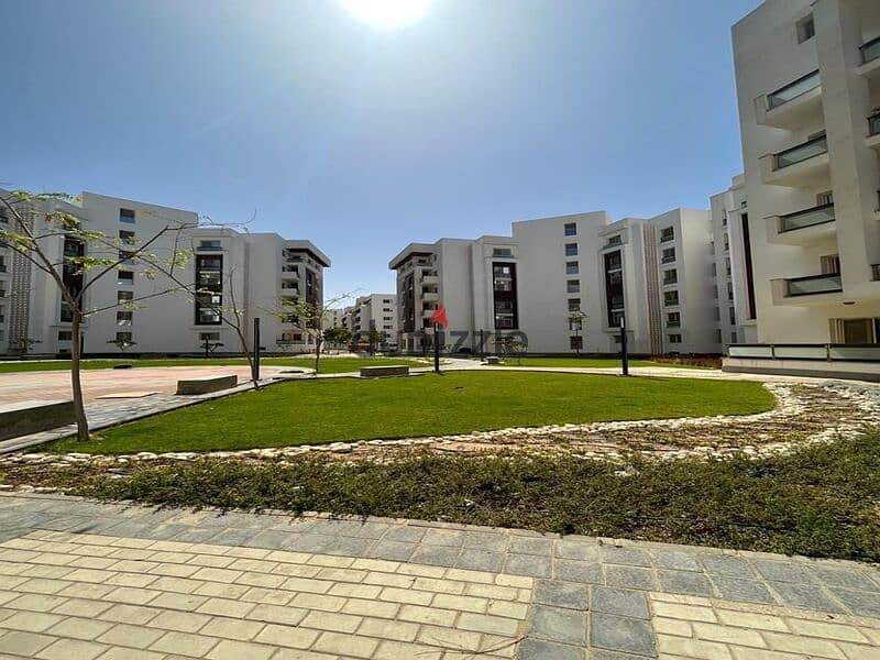 3-bedroom apartment for sale with only 5% down payment in the capital, in Al-Maqsad Compound, next to the Green River and in front of the iconic tower 22