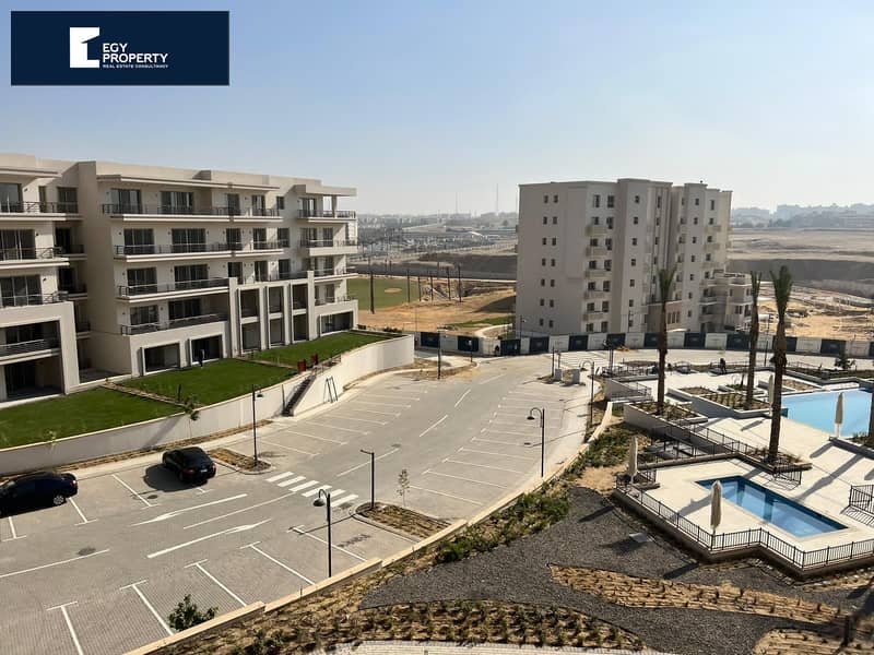 شقة للبيع في اب تاون كايرو بإطلالة مفتوحة على الجولف متشطبة بالكامل بالتقسيط   Uptown Cairo New Cairo 4