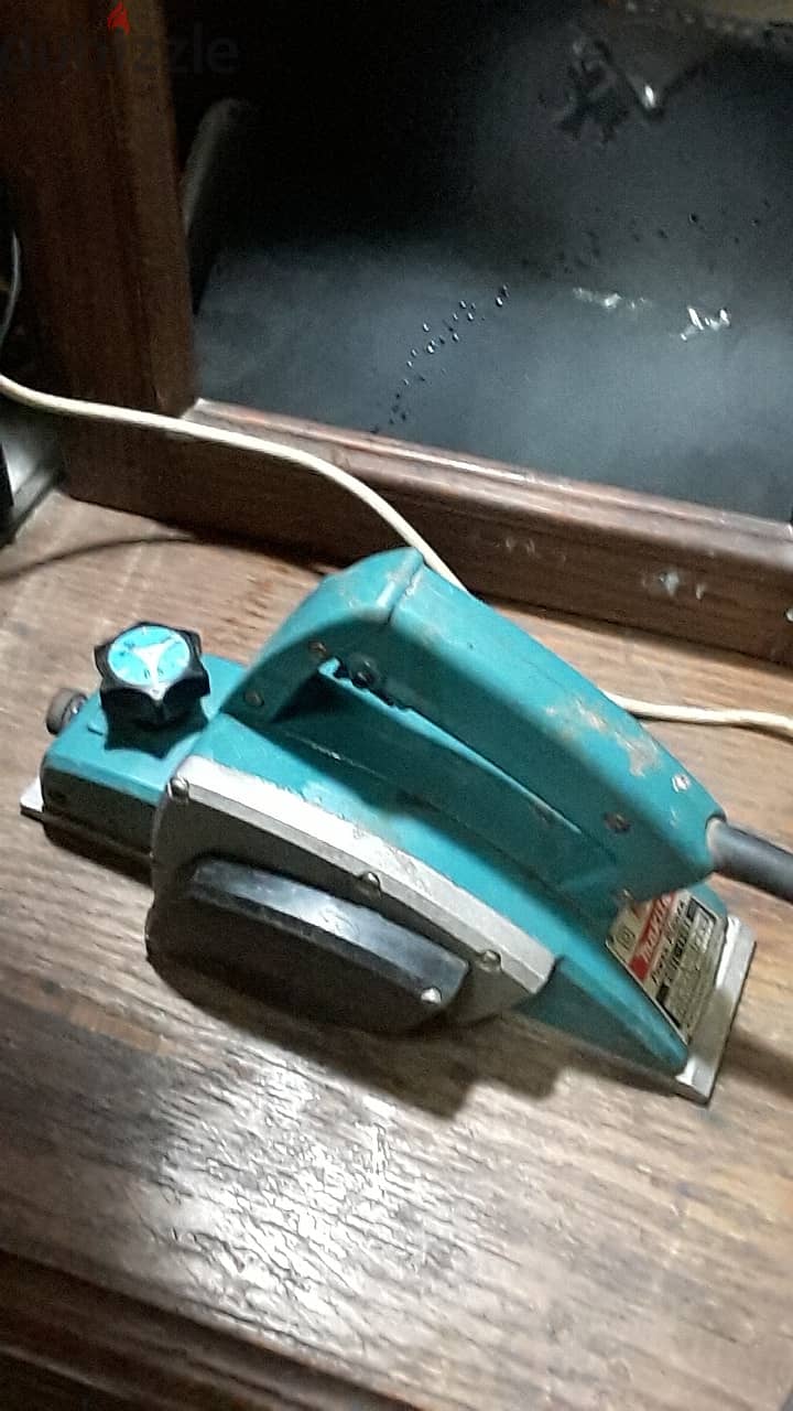 فاره كهربائيه makita يابانى 580 وات  موديل 1900B 2